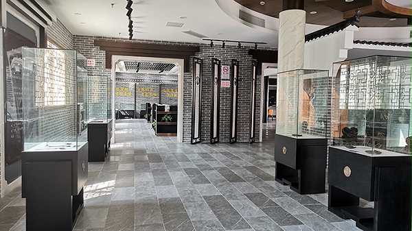 纪念馆展柜2