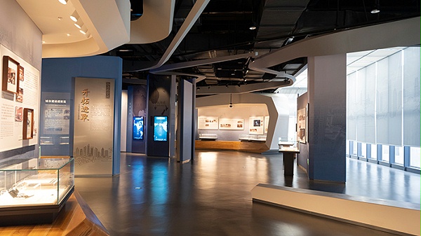 纪念馆展柜1