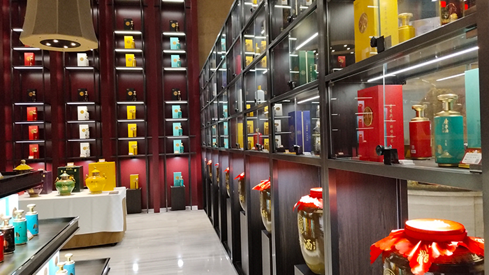 茅台康茅酒馆展柜项目