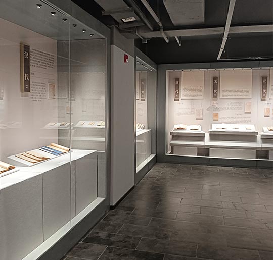 郑州信达展示道具有限公司
