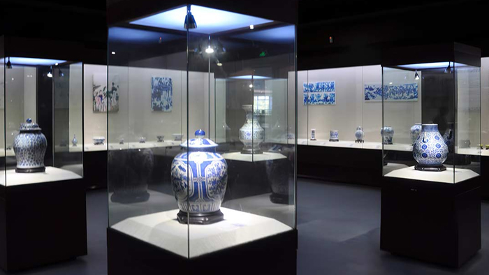 青海民族博物馆项目定制展柜