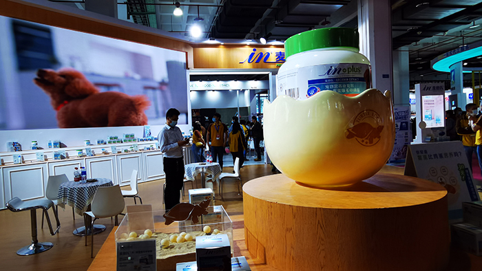 企业展馆展柜2
